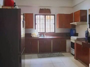 𝗙𝗢𝗥 𝗦𝗔𝗟𝗘: House For Sale in Metrovilla Centre, Valenzuela City