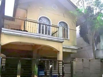 𝗙𝗢𝗥 𝗦𝗔𝗟𝗘: House For Sale in Metrovilla Centre, Valenzuela City