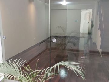 ESPECTACULAR DUPLEX INTERIOR EN 1re PISO, MAGDALENA,2 DOR, EST, DEPOSITO