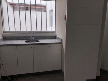 ESPECTACULAR DUPLEX INTERIOR EN 1re PISO, MAGDALENA,2 DOR, EST, DEPOSITO