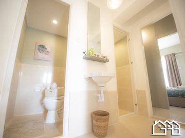 Royal Oceancrest mactan cebu- 1 Bedroom 30sqm w/ balcony For Sale