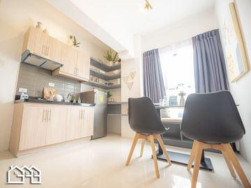 Royal Oceancrest mactan cebu- 1 Bedroom 30sqm w/ balcony For Sale