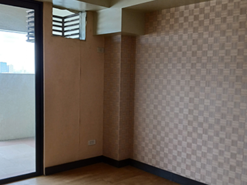 Royal Palm Residences, 2 BR condo with Parking in Taguig, Acacia Estates by DMCI