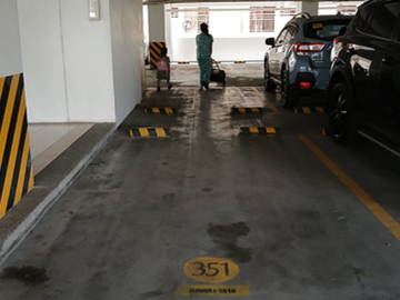 Royal Palm Residences, 2 BR condo with Parking in Taguig, Acacia Estates by DMCI