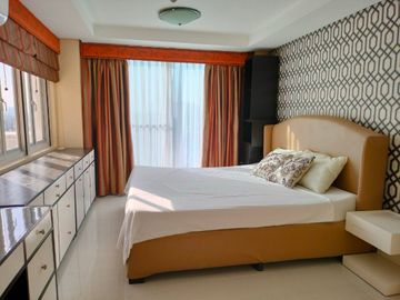𝐅𝐎𝐑 𝐒𝐀𝐋𝐄: Mckinley Hill Garden Villas - 3 Bedroom Loft Unit, Furnished,148.7 Sqm., 1 Parking Slot, Mckinley Hi