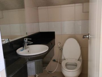 𝐅𝐎𝐑 𝐒𝐀𝐋𝐄: Mckinley Hill Garden Villas - 3 Bedroom Loft Unit, Furnished,148.7 Sqm., 1 Parking Slot, Mckinley Hi