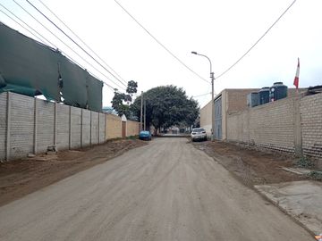 TERRENO DE 1,400 M2. EN LURIN