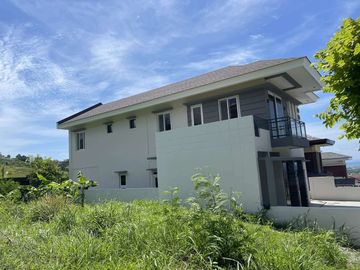 MODERN ZEN HOUSE FOR SALE IN KISHANTA SUBDIVISION TALISAY CEBU