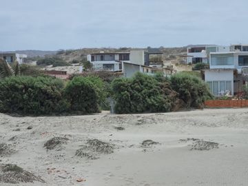 VENTA TERRENO DE PLAYA FRENTE AL MAR EN VICHAYITO