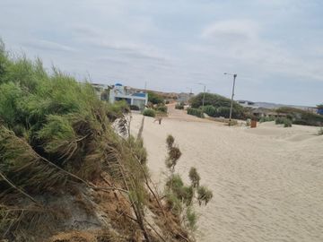 VENTA TERRENO DE PLAYA FRENTE AL MAR EN VICHAYITO