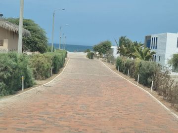 VENTA TERRENO DE PLAYA FRENTE AL MAR EN VICHAYITO