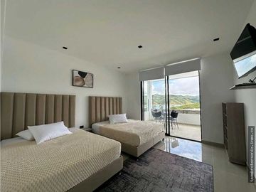 VENDO FINCA EN EL LAGO CALIMA