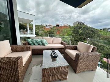 VENDO FINCA EN EL LAGO CALIMA