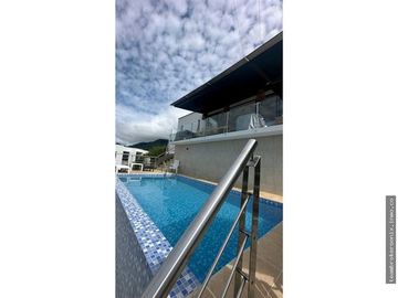 VENDO FINCA EN EL LAGO CALIMA