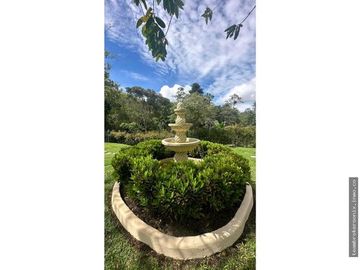 VENDO FINCA EN EL LAGO CALIMA