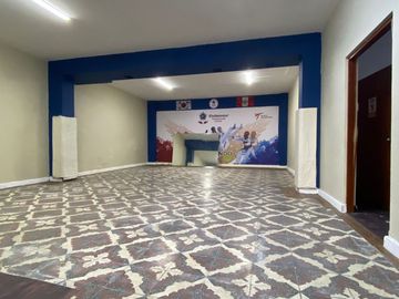 SE VENDE LOCAL O TERRENO