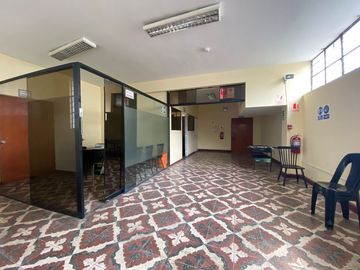 SE VENDE LOCAL O TERRENO