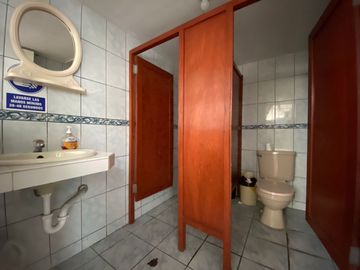 SE VENDE LOCAL O TERRENO