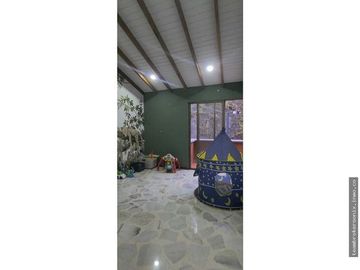 VENDO CASA EN EL SECTOR EXCLUSIVO CHIPICHAPE