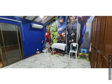 VENDO CASA EN EL SECTOR EXCLUSIVO CHIPICHAPE
