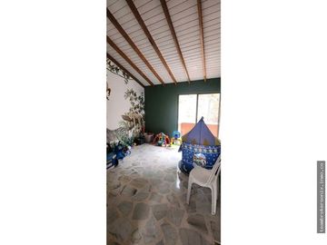 VENDO CASA EN EL SECTOR EXCLUSIVO CHIPICHAPE