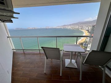 Acapulco Departamento en venta condominio la palapa con 3 recamaras, 2 baños