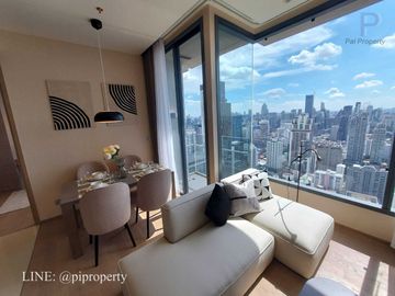 Homy and luxury 2 bedrooms unit for rent in the top location Esse Asoke. Well designed with high-level visions. BTS and MRT systems accessing. 最高のロケーシ