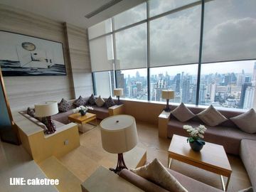 Homy and luxury 2 bedrooms unit for rent in the top location Esse Asoke. Well designed with high-level visions. BTS and MRT systems accessing. 最高のロケーシ