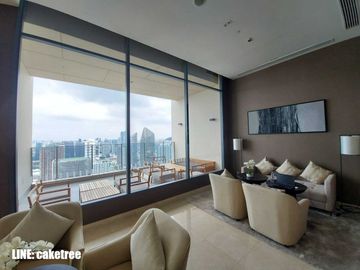 Homy and luxury 2 bedrooms unit for rent in the top location Esse Asoke. Well designed with high-level visions. BTS and MRT systems accessing. 最高のロケーシ