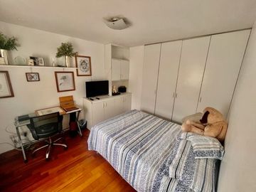 DUPLEX CON AMPLIA TERRAZA,  POCOS DPTOS.A PASOS DEL PENTAGONITO