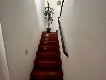 DUPLEX CON AMPLIA TERRAZA,  POCOS DPTOS.A PASOS DEL PENTAGONITO