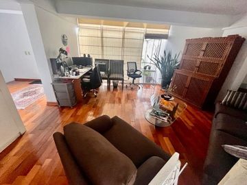 DUPLEX CON AMPLIA TERRAZA,  POCOS DPTOS.A PASOS DEL PENTAGONITO
