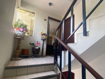 VENTA FLAT EN LA MOLINA VISTA EXTERNA- EDIFICIO DE SOLO 03 PISOS