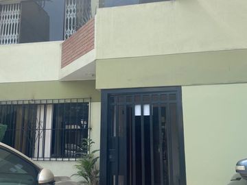 VENTA FLAT EN LA MOLINA VISTA EXTERNA- EDIFICIO DE SOLO 03 PISOS