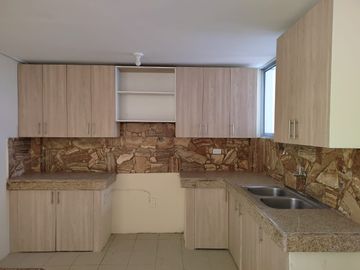 Casa de venta en Sauces 2, Uso de suelo Comercial, 3 dormitorios.