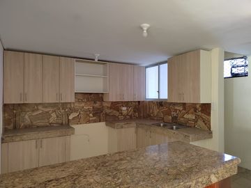 Casa de venta en Sauces 2, Uso de suelo Comercial, 3 dormitorios.