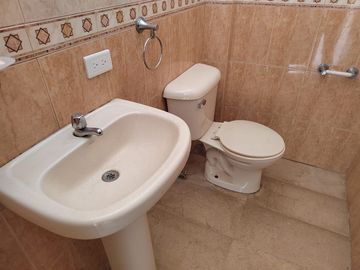 Casa de venta en Sauces 2, Uso de suelo Comercial, 3 dormitorios.