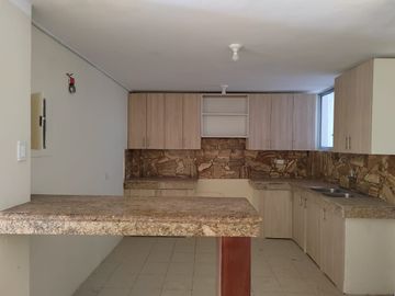 Casa de venta en Sauces 2, Uso de suelo Comercial, 3 dormitorios.