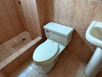 Casa de venta en Sauces 2, Uso de suelo Comercial, 3 dormitorios.