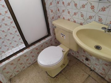 Casa de venta en Sauces 2, Uso de suelo Comercial, 3 dormitorios.
