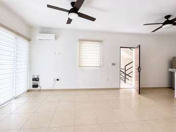 Renta en Puerto Morelos Town | 2 Recámaras | Selva Escondida 2| Sin Muebles