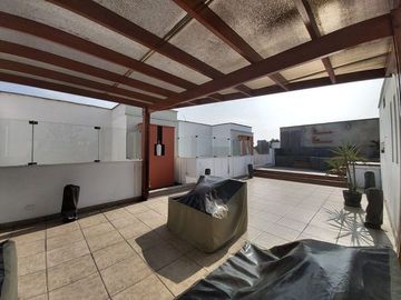 VENTA PENT HOUSE CHACARILLA, 4 COCHERAS, AREA SOCIAL, ZONA DE PARRILLA