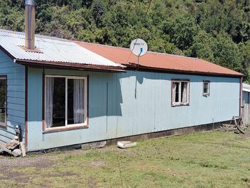 Parcela con casa y bodega, en la region de los lagos