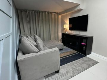 FOR SALE: Uptown Parksuites 2 - 3 Bedroom Unit, Furnished, 123.5 Sqm., 1 Parking Slot, BGC, Taguig City