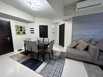 FOR SALE: Uptown Parksuites 2 - 3 Bedroom Unit, Furnished, 123.5 Sqm., 1 Parking Slot, BGC, Taguig City
