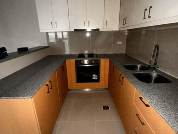 FOR SALE: Uptown Parksuites 2 - 3 Bedroom Unit, Unfurnished, 121 Sqm., 1 Parking Slot, BGC, Taguig City