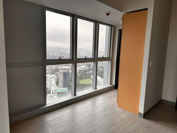 FOR SALE: Uptown Parksuites 2 - 3 Bedroom Unit, Unfurnished, 121 Sqm., 1 Parking Slot, BGC, Taguig City
