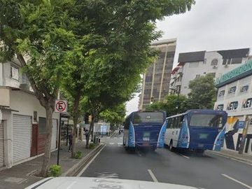 VENTA casa, barrio Orellana, calle Los Rios y L. Urdaneta,  Uso de suelo Comercial-Residencial.