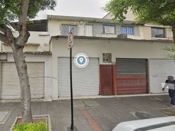 VENTA casa, barrio Orellana, calle Los Rios y L. Urdaneta,  Uso de suelo Comercial-Residencial.