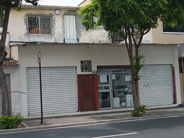 VENTA casa, barrio Orellana, calle Los Rios y L. Urdaneta,  Uso de suelo Comercial-Residencial.